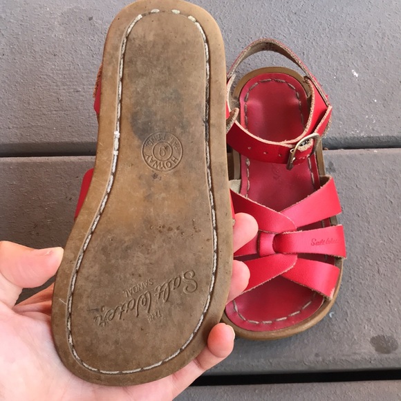 3/$40 SALT WATER 9T Leather Sandals Waterproof Buckle Toddler Girls Red Classic - Picture 2 of 7